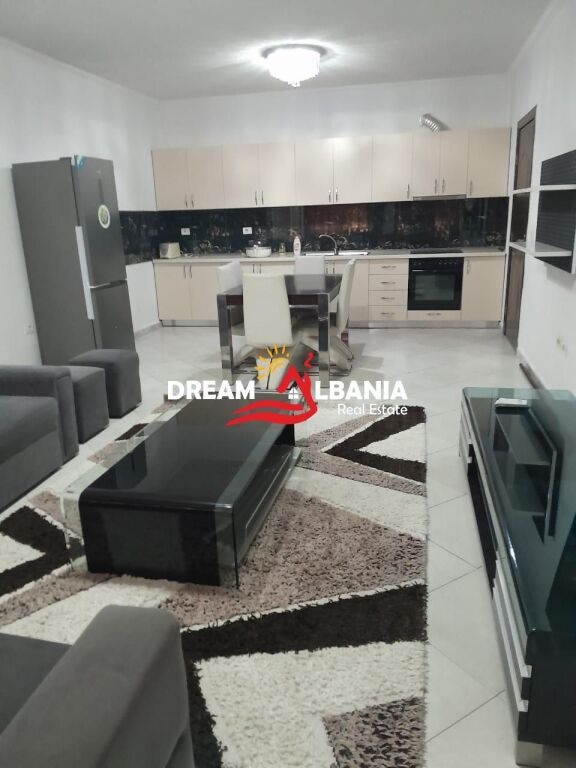 Jepet Apartament 2+1 ne zonen e Yzberishtit prane Rruges 3 Deshmoret  ( ID 42215493 )