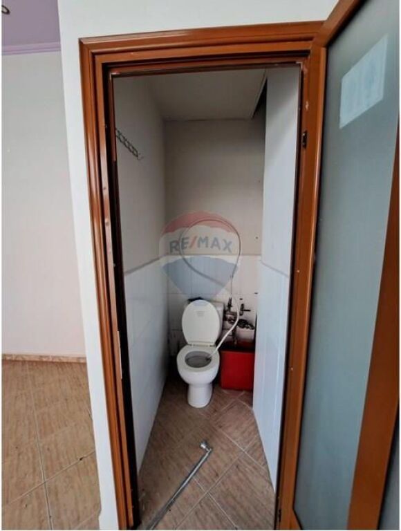 🏬 Shop for Sale – Near the Municipality, Vlora