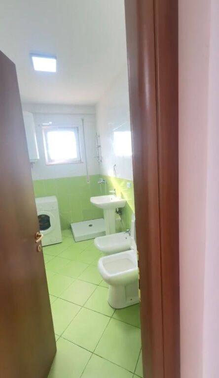 APARTAMENT PER QIRA 2+1 – Kompleksi Gener 2 (mbrapa Burgut 313)