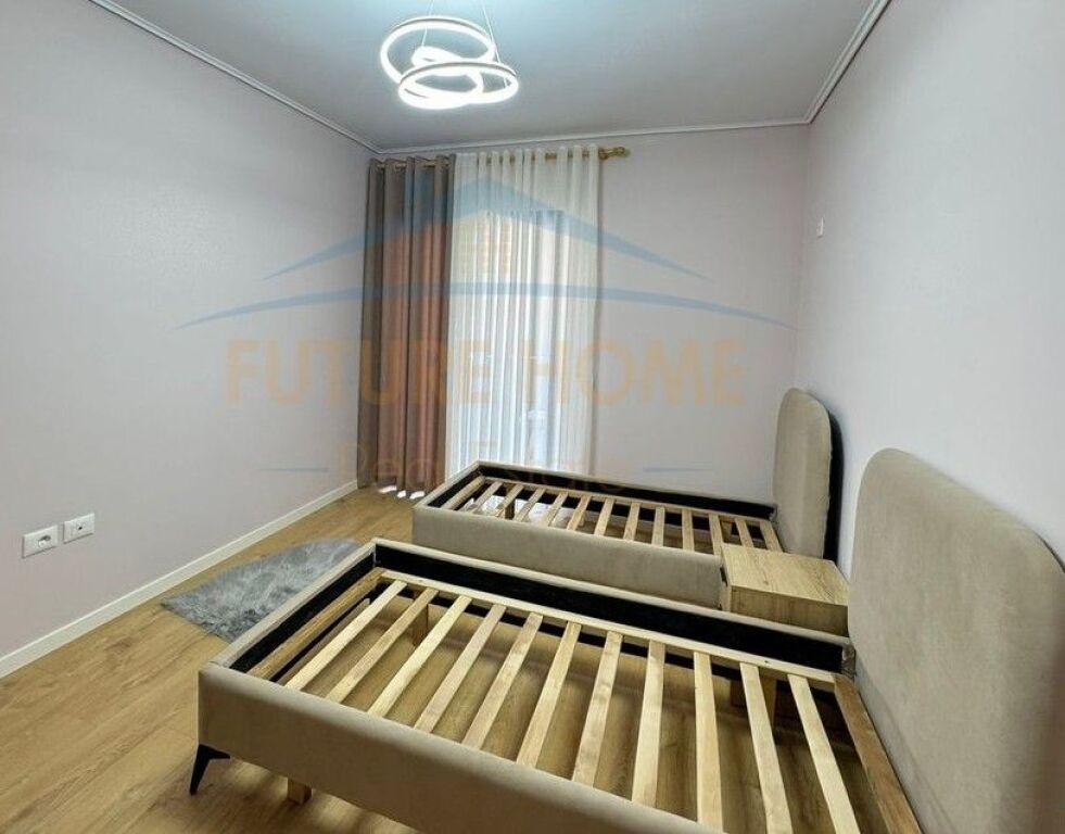 .Shitet, Apartament 2+1+2, Unaza e Re