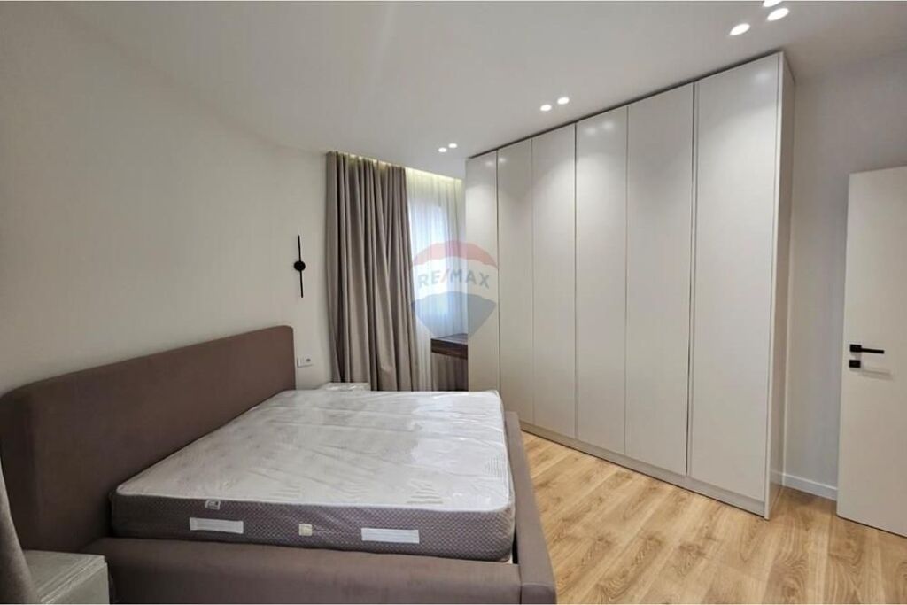 Apartament - Për Qira - Liqeni I Thatë, Tiranë