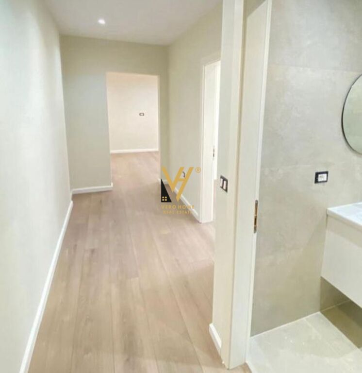 JEPET ZYRE 66 M2 ME QIRA TE KIKA1, KOMUNA E PARISIT 600 EURO