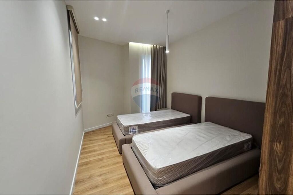 Apartament - Për Qira - Liqeni I Thatë, Tiranë