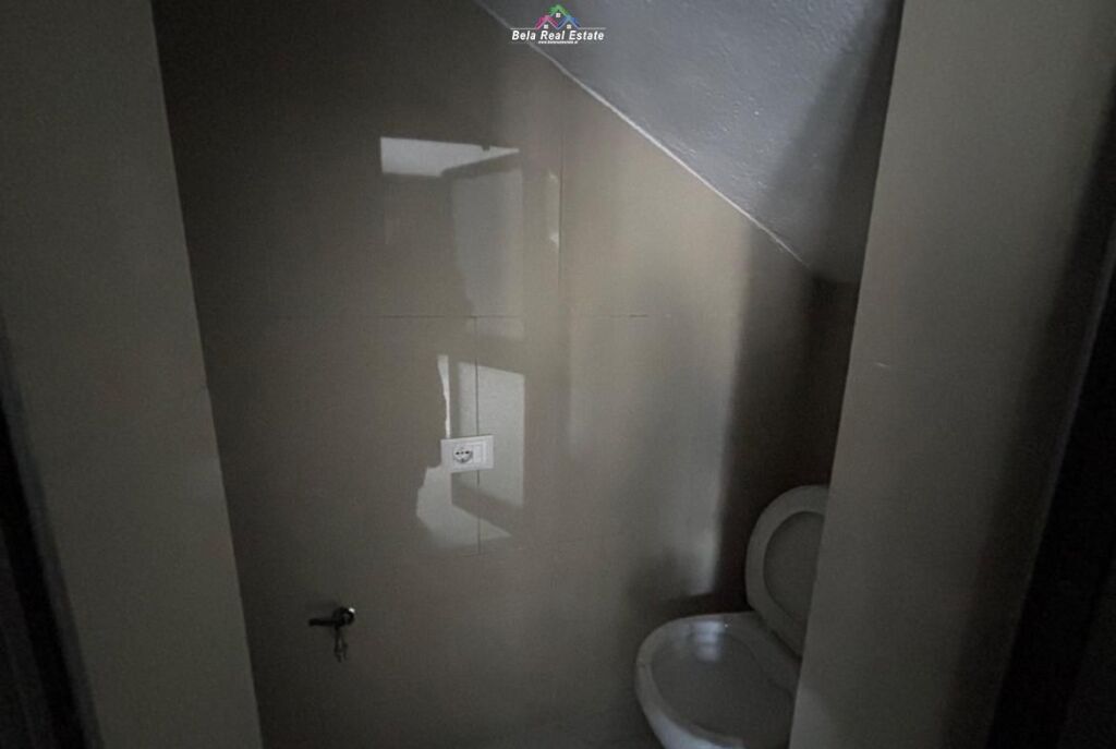 Dyqan Me Qera Tek Ish Ekspozita ( ID BD21810) Tirane – pohled 3