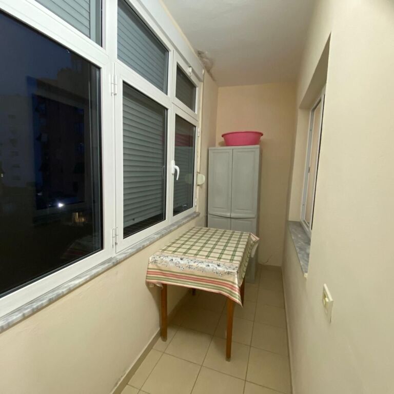 Apartament 2+1+2 me qera Xhamia e Tabakeve