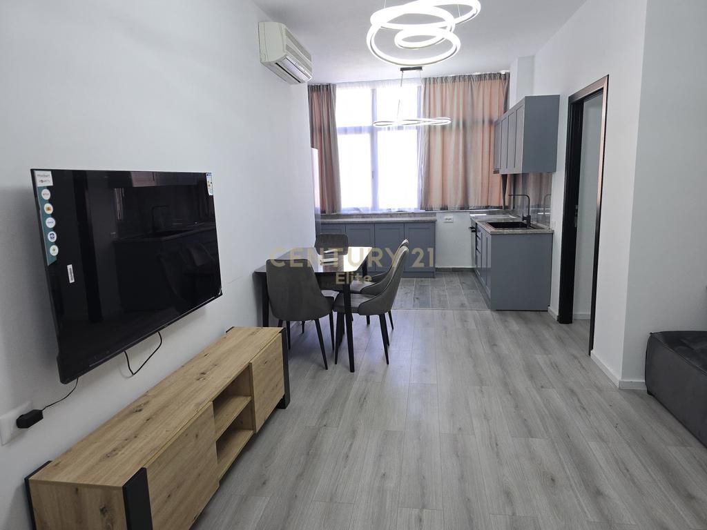 Qira, Apartament 1+1, Bulevardi Zogu i Pare 650 € /Muaj