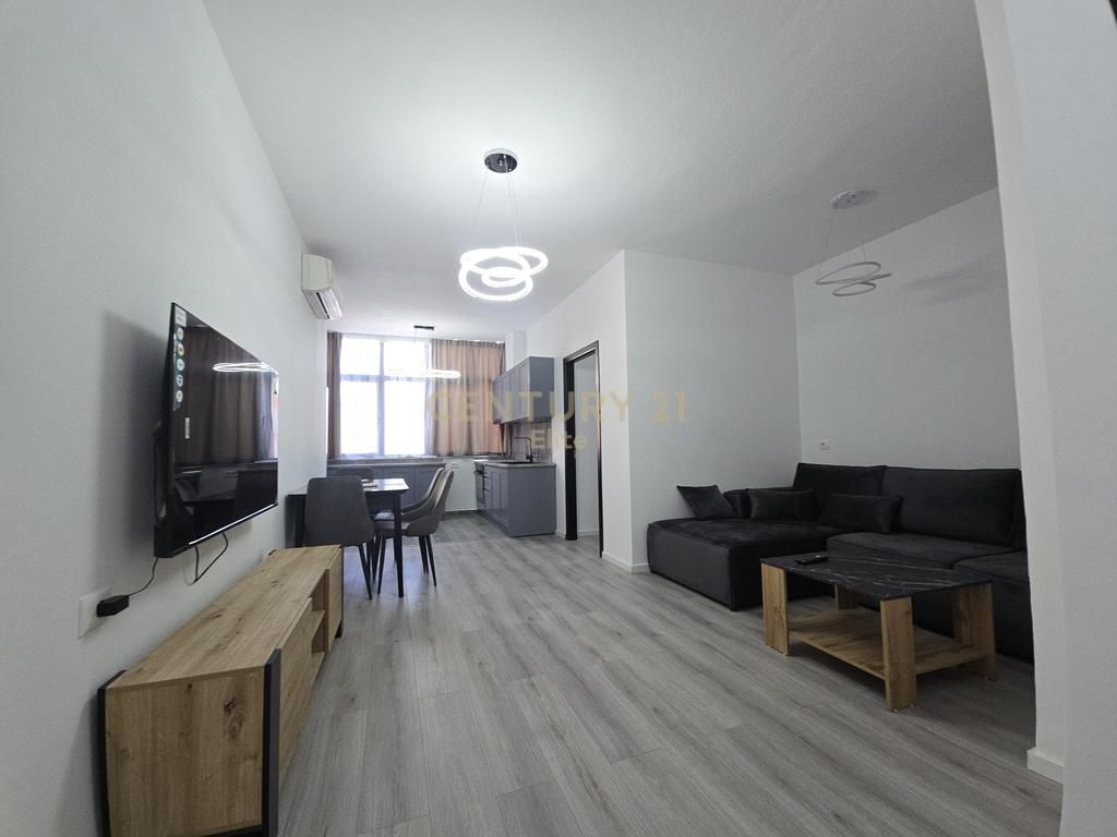 Qira, Apartament 1+1, Bulevardi Zogu i Pare 650 € /Muaj