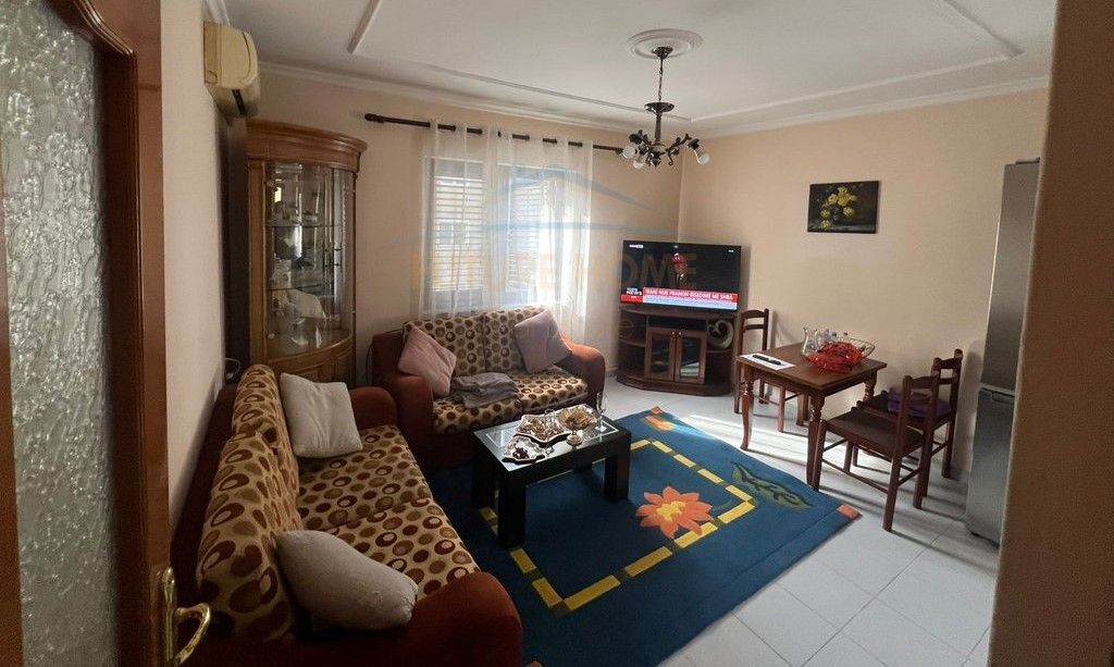 Affitto, Appartamento 2+1, Pazari i Ri, Tirana.