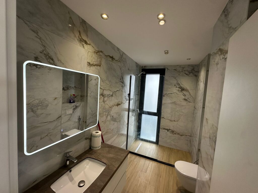 APARTAMENT ME QERA 2+1 LIQENI I THATE 1.400 EURO  FH-58210