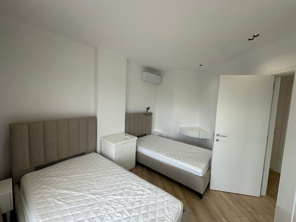 APARTAMENT ME QERA 2+1 LIQENI I THATE 1.400 EURO  FH-58210