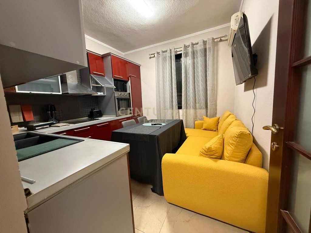 Vendiamo appartamento 2+1 in Via Durazzo, Tirana