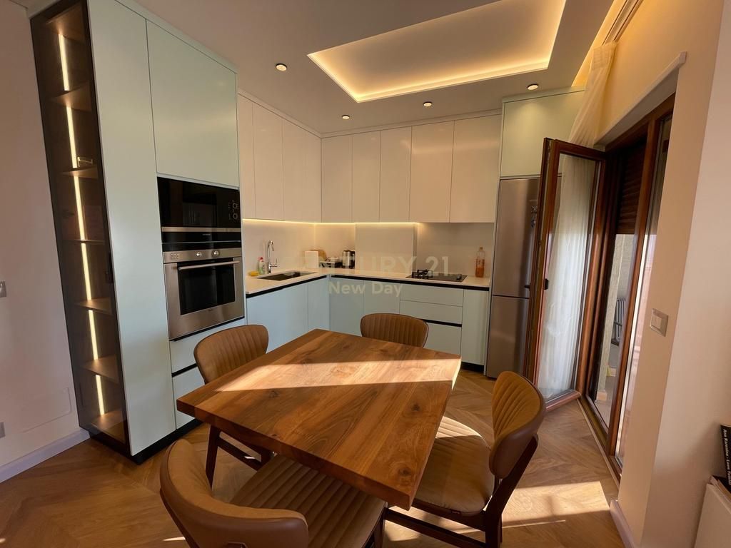Apartament me qera 2+1+2 Currila