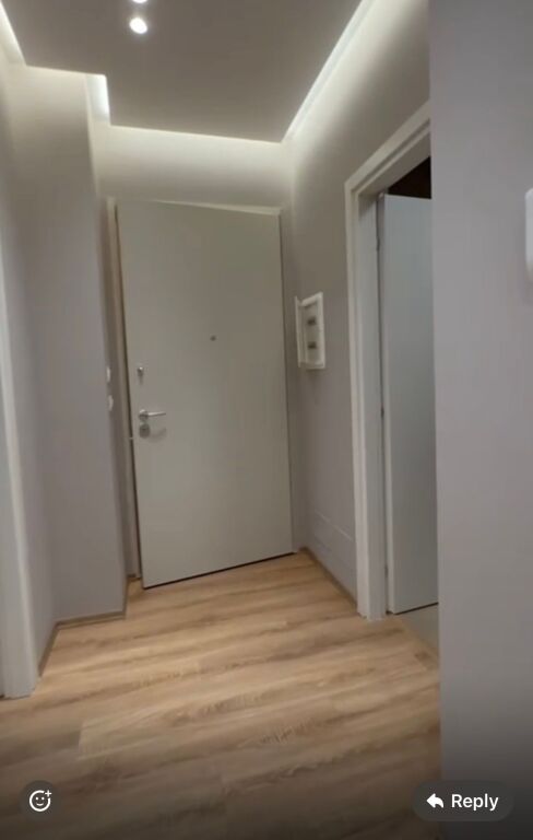 1+1,i mobiluar te foleja e gjelber,zog i zi,650 euro