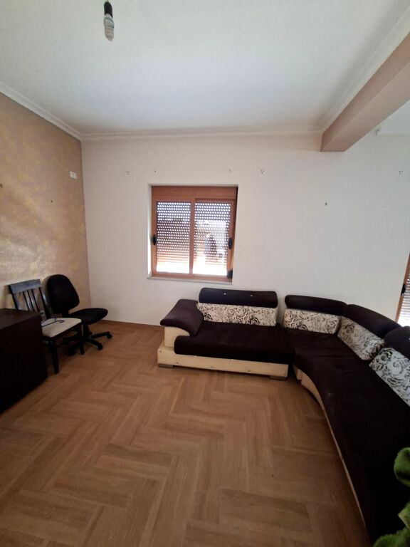 APPARTAMENTO 3+1+2 IN AFFITTO + parcheggio  KODRA E PRIFTIT 450 euro