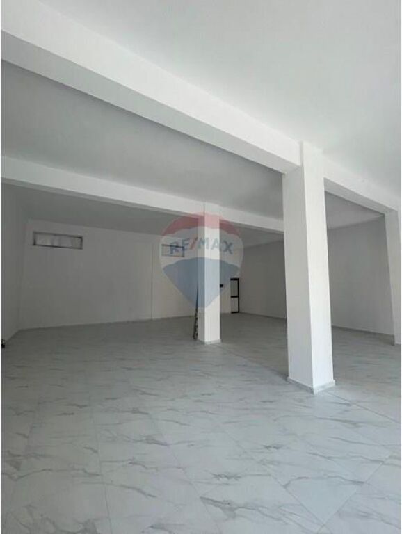 Negozio in affitto – Campo Ali Demi, Tirana