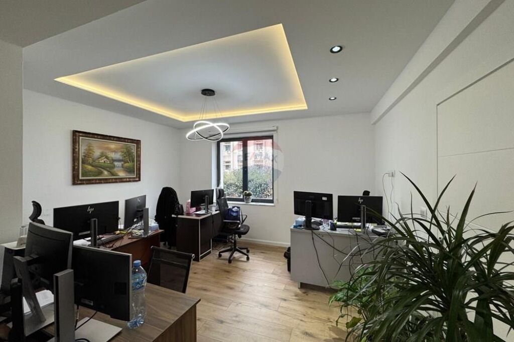Appartamento - In Affitto - Viale Zogu I, Tirana