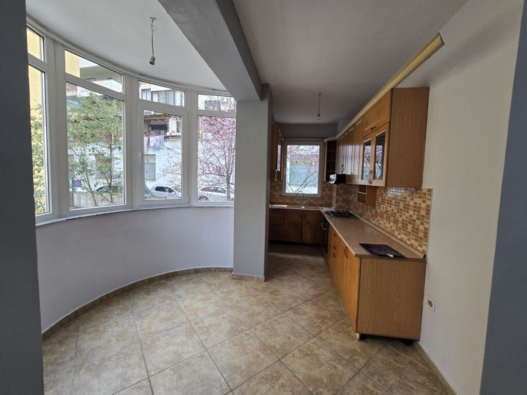 Apartament 2+1+2 per shitje Eleonora (Komuna Parisit)