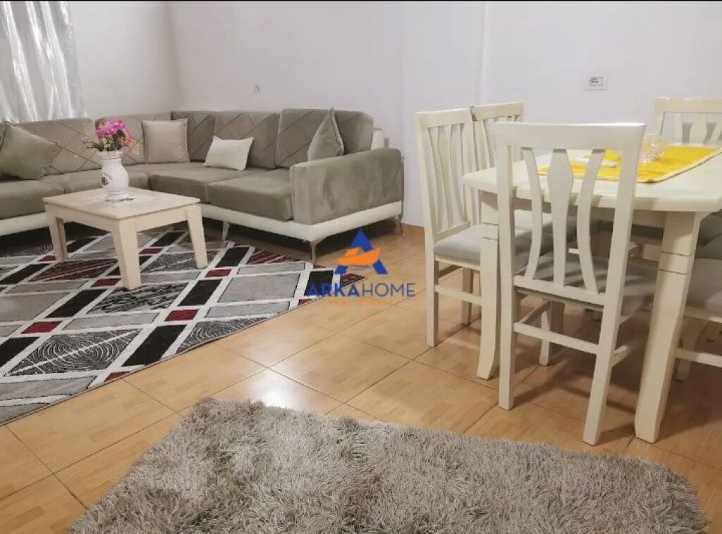 JEPET APARTAMENT ME QERA 1+1+BALLKON "PRANE BULEVARDIT ZOGU I 1" 60000 LEKE