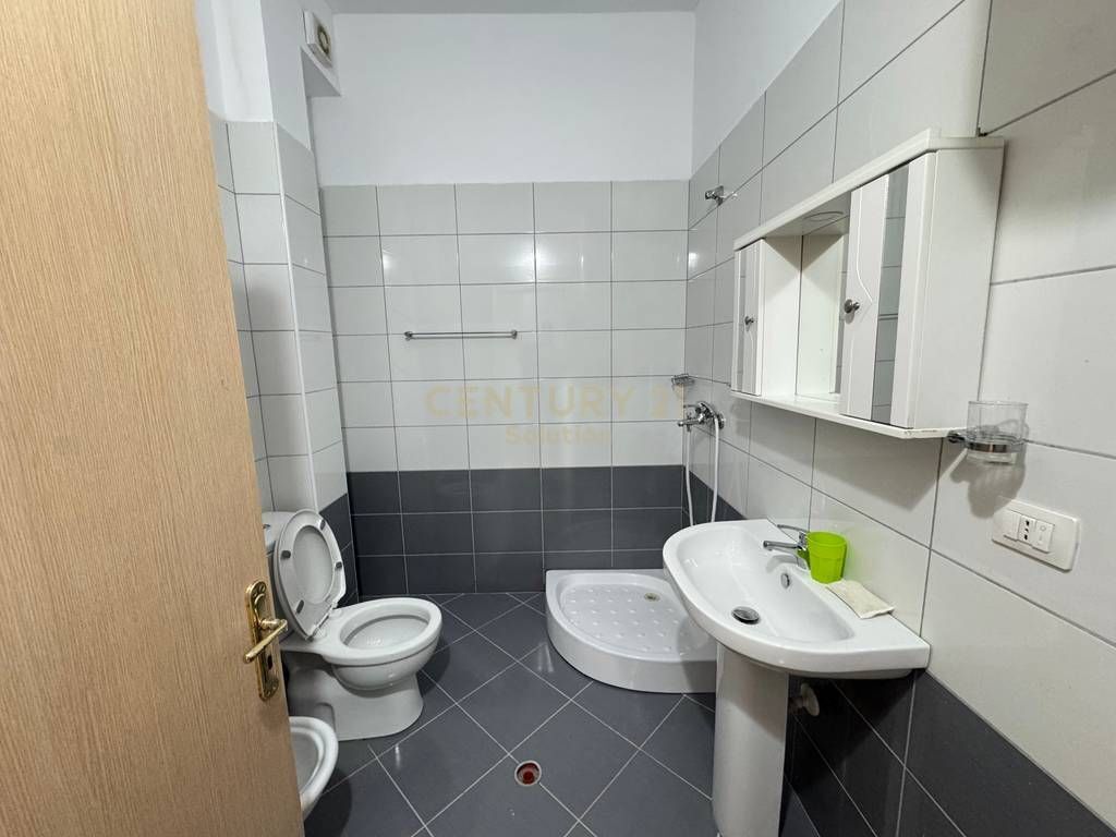 APARTAMENT 2+1+2 PER QIRA TEK LIQENI I THATE ! 450 € /Muaj