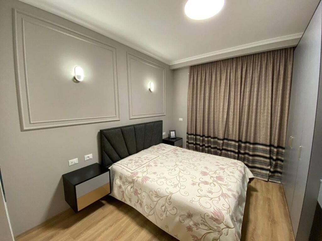 Affitto, Appartamento 1+1, Zogu I Zi, Tirana. L'appartamento si trova nella residenza "Foleja e Gjelbër"