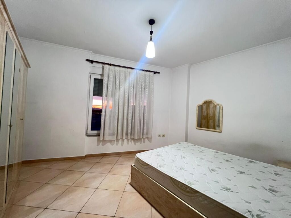 Appartamento 1+1 in affitto, via Xhanfize Keko vicino a Europianit 500 Euro