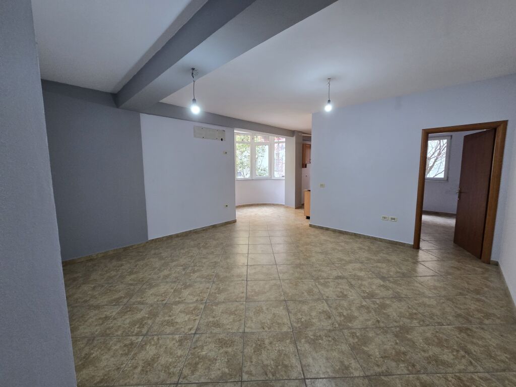 Apartament 2+1+2 per shitje Eleonora (Komuna Parisit)