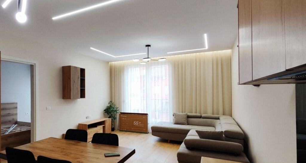 For rent Apartment 1+1, Petrela street Train Station 700 thousand lek