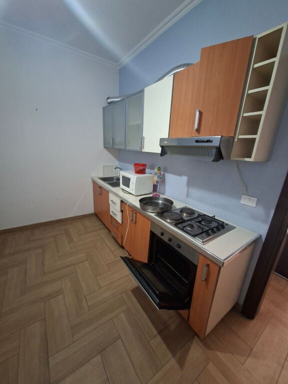 APPARTAMENTO 3+1+2 IN AFFITTO + parcheggio  KODRA E PRIFTIT 450 euro