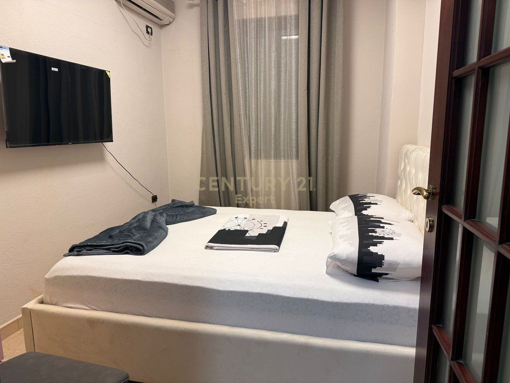 Vendiamo appartamento 2+1 in Via Durazzo, Tirana