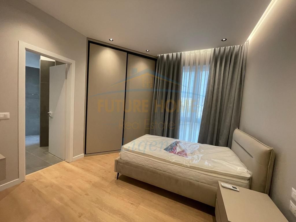 Affitto, Villa su 3 piani, Green Valley, Lago Secco, Tirana.