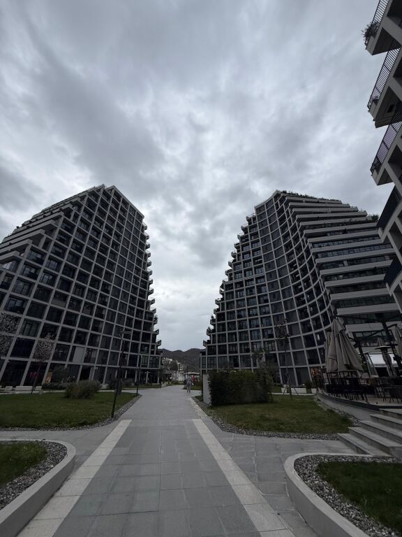 LOCALE COMMERCIALE IN AFFITTO PIANO 0 – Lake View Residence