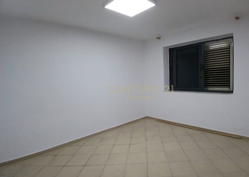 Apartment for rent empty 2+1, Ministry of Education