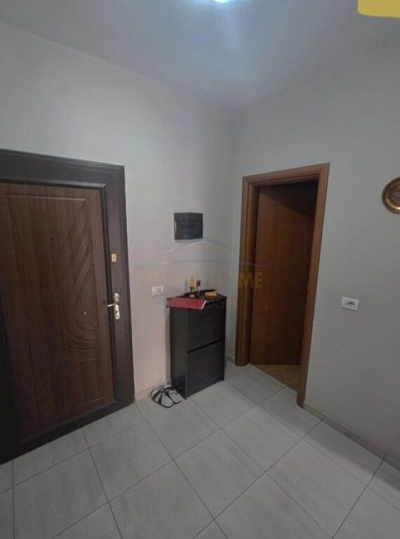 In vendita, Appartamento 1+1, Unaza e Re, Tirana