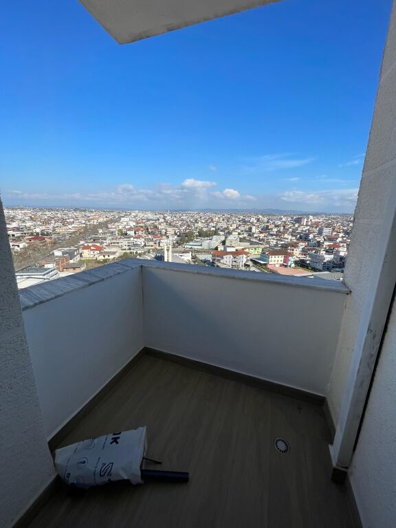Apartment 2+1 for rent in the highly sought-after area near the former URT Durres.