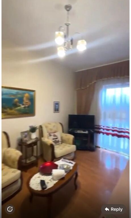 3+1,i mobiluar komune e parisit te primo hotel,600 euro