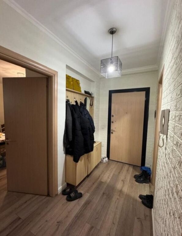 Shitet apartament 1+1