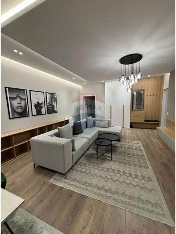 Jepet me qira apartament luksoz+parkim