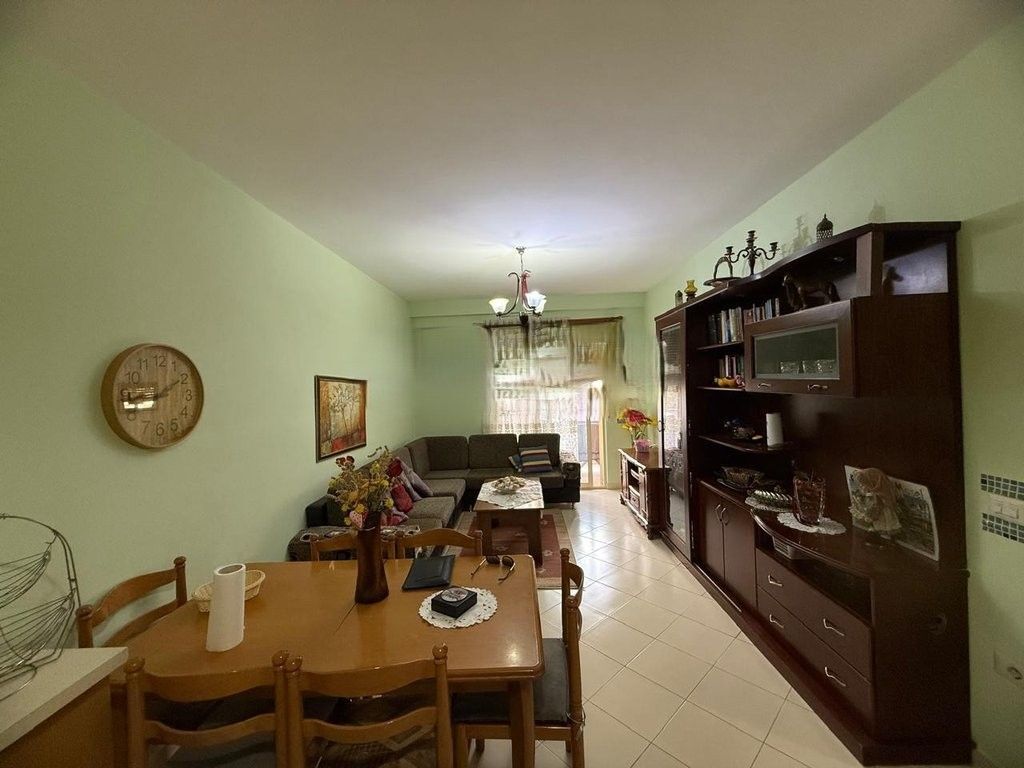 JAPIM ME QIRA APARTAMENT 1+1 NE FRESK ! 400 € /Muaj