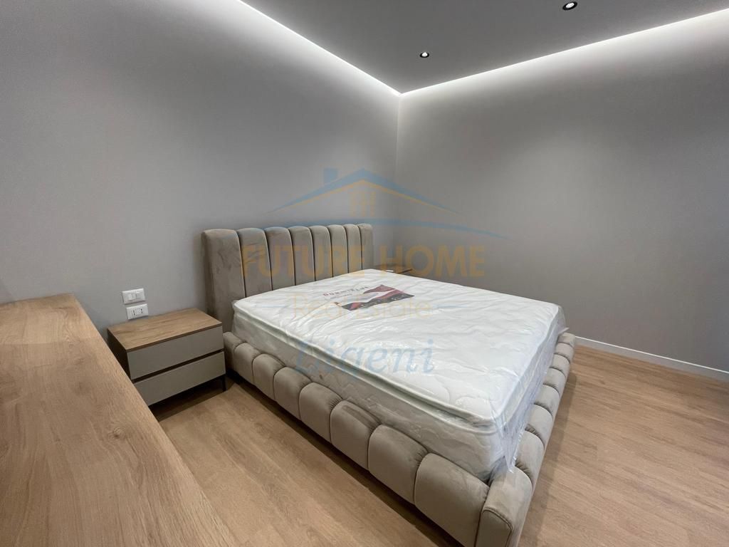 Affitto, Villa su 3 piani, Green Valley, Lago Secco, Tirana.