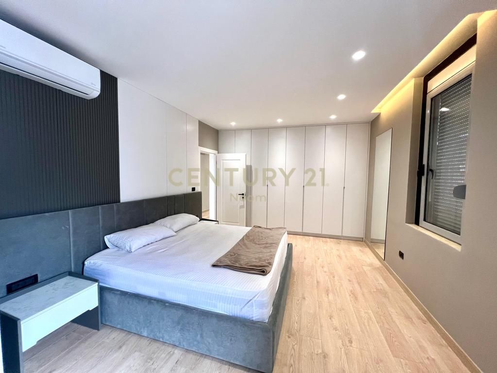 Rent, Kodra e Diellit, Modern Apartment 3+1+2 with Parking Spot