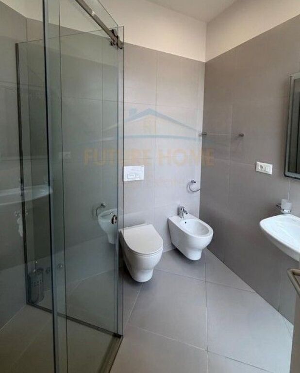 Affitto, Villa su 2 piani, Green Valley, Lago Secco, Tirana.