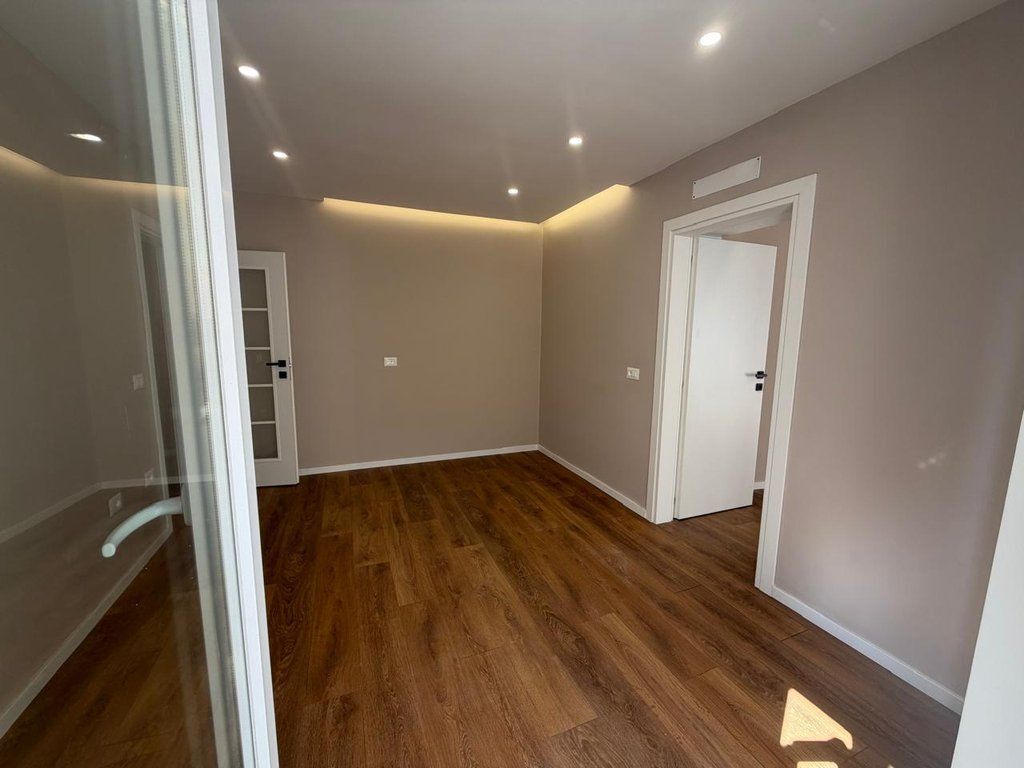 For sale, Apartment 1+1, Mine Peza Street, Tirana
