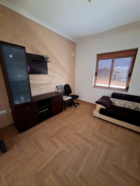 APPARTAMENTO 3+1+2 IN AFFITTO + parcheggio  KODRA E PRIFTIT 450 euro