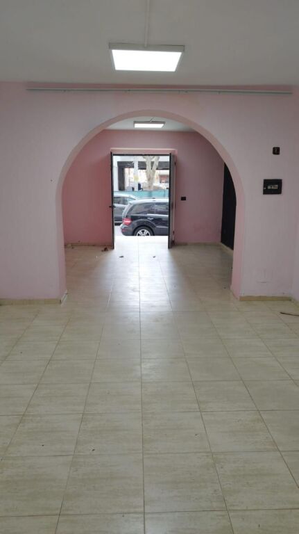 JEPET ME QERA AMBIENT BIZNESI PRANE PALLATIT TE SPORTIT, DURRES