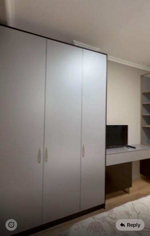 1+1,i mobiluar te foleja e gjelber,zog i zi,650 euro