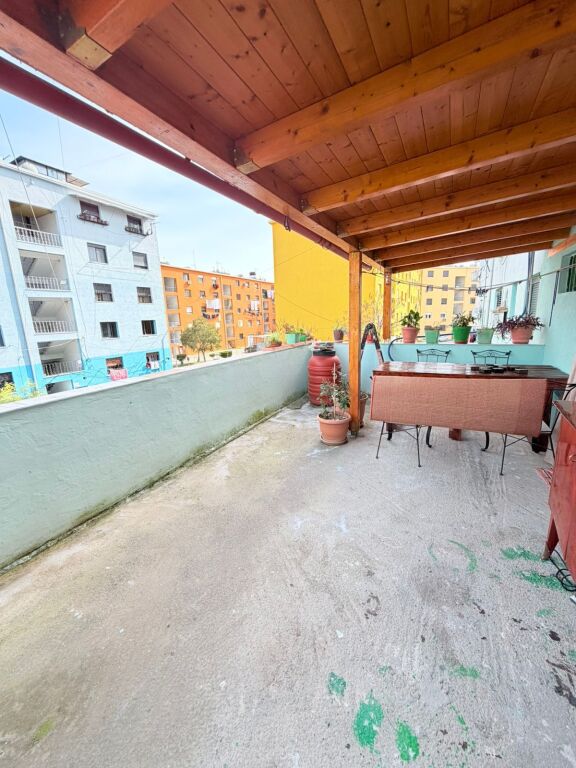 AFFITTASI APPARTAMENTO 1+1 VICINO ALLO STADIO, DURRES