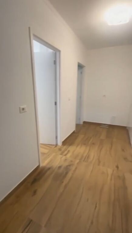Appartamento 1+1 in affitto, alla fine della via 5 Maj vicino ai nuovi edifici vicino alla scuola Ardian Klosi 500 Mila leke