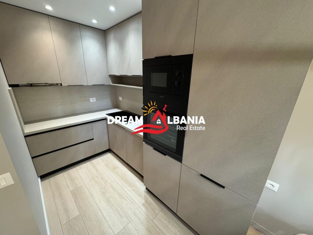 Appartamento 2+1+2 in vendita a Myslym Shyr, vicino all'ex Esposizione a Tirana (ID 41212137)