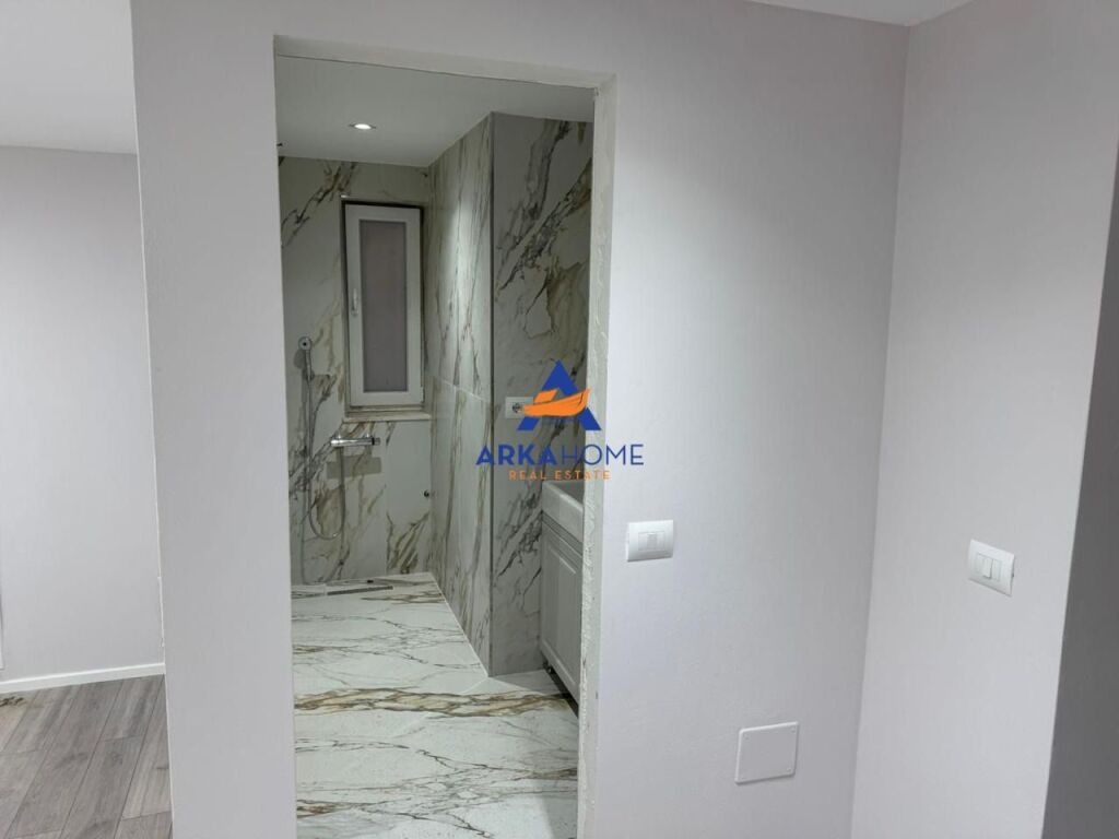 JEPET AMBIENT ZYRE ME QERA 70M2 " RRUGES SE SALES " 1500EURO
