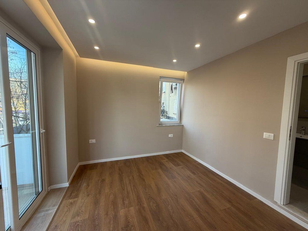 For sale, Apartment 1+1, Mine Peza Street, Tirana